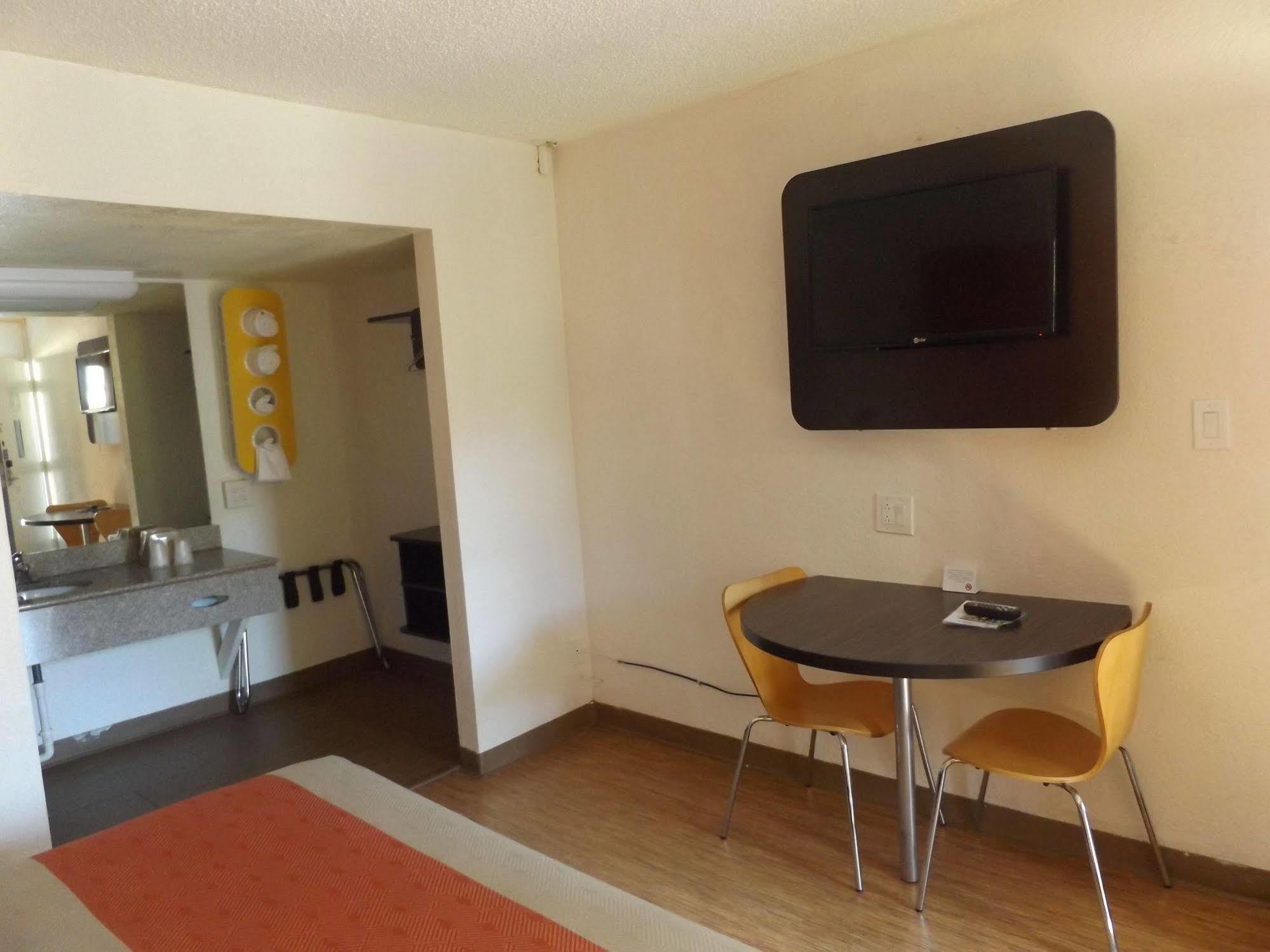 Motel 6 Glendale Phoenix Exterior foto