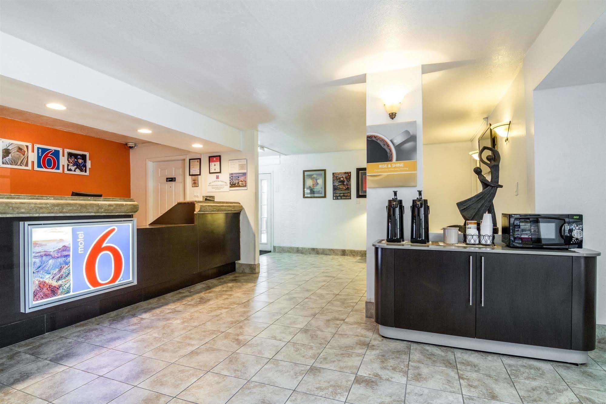 Motel 6 Glendale Phoenix Exterior foto